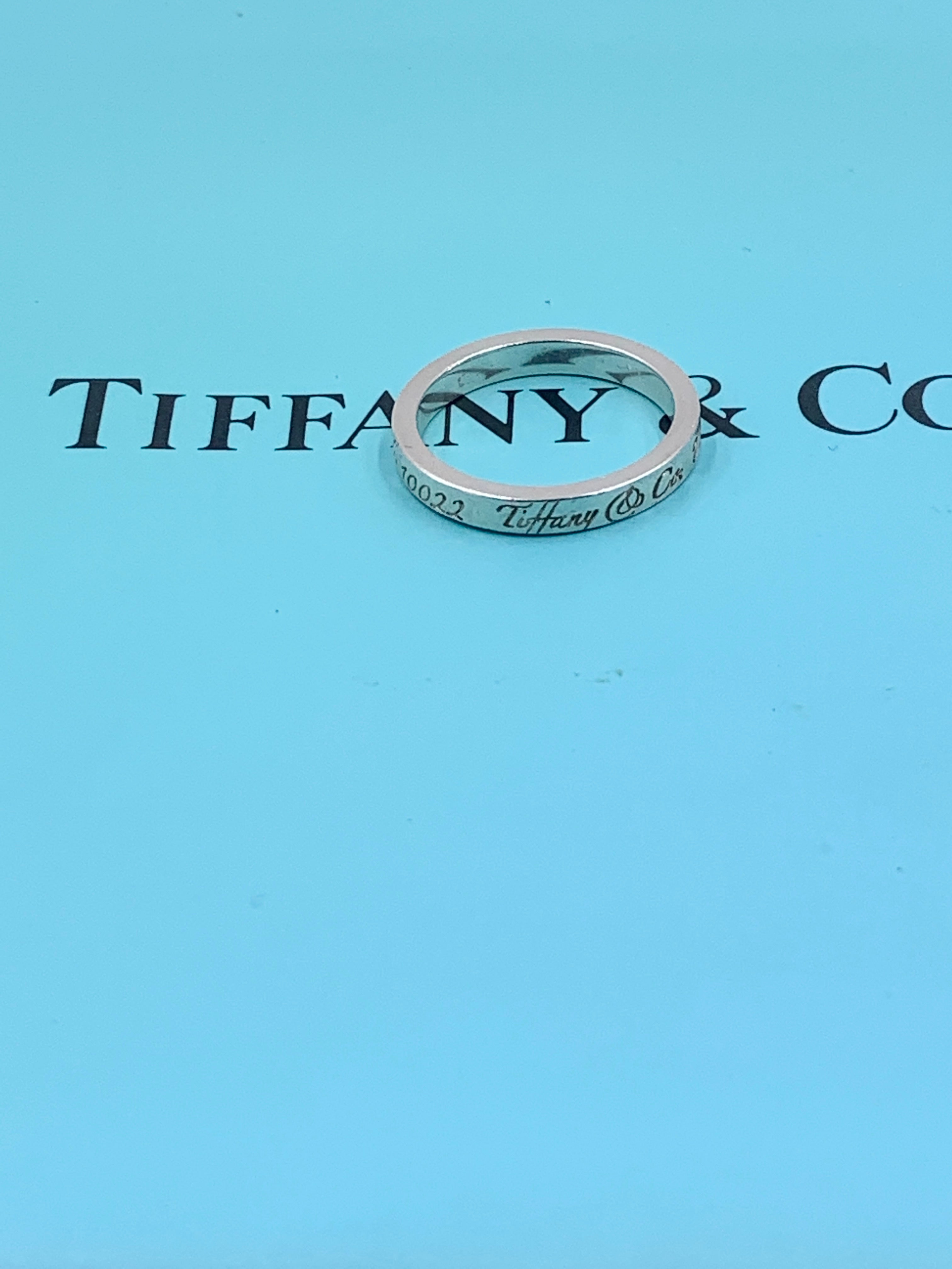 Tiffany and co 727 Fifth 2024 Avenue Keychain ring