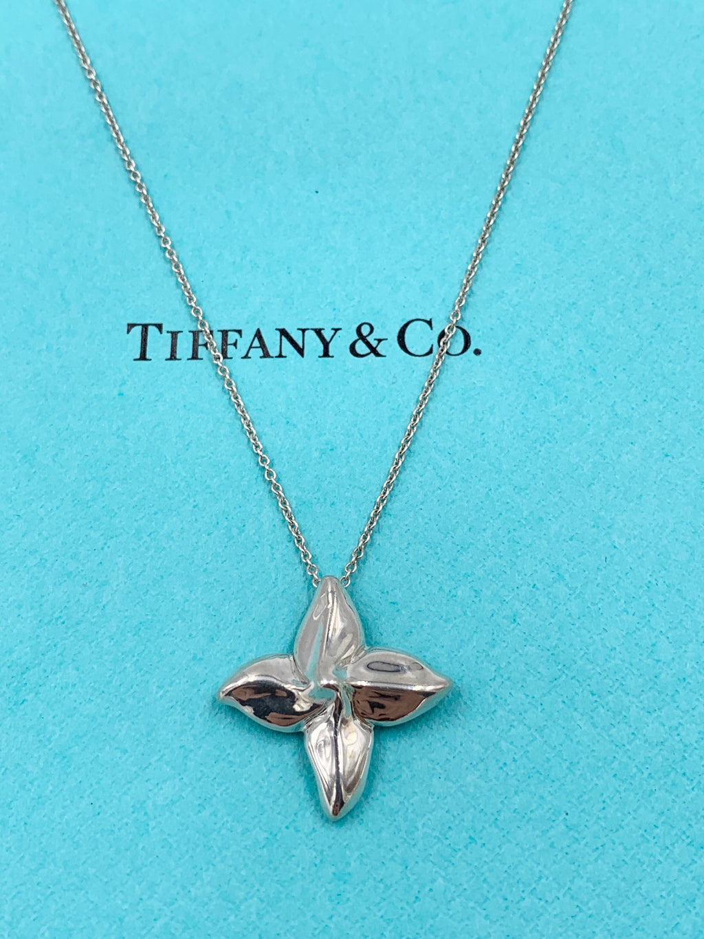 Tiffany flower necklace on sale silver