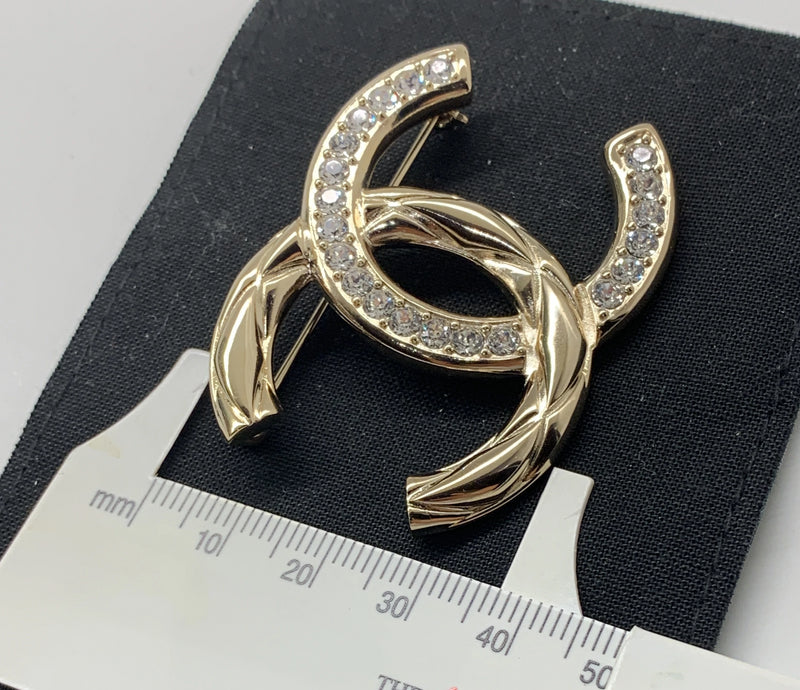 Sold-CHANEL CC Gold Rhinestones Brooch L234