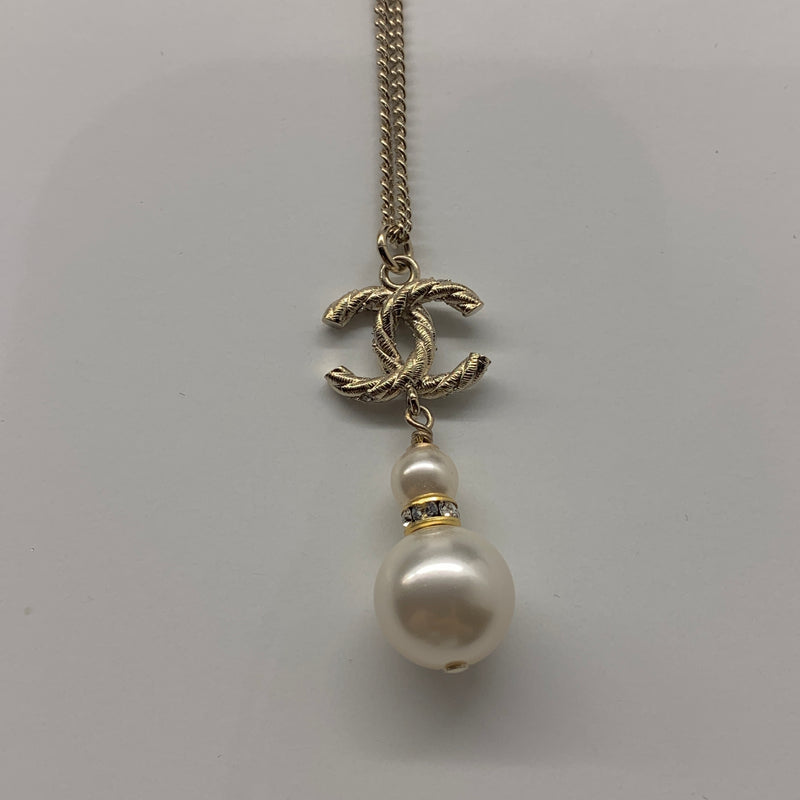 Sold-CHANEL CC Pearl/Rhinestones Necklace C236