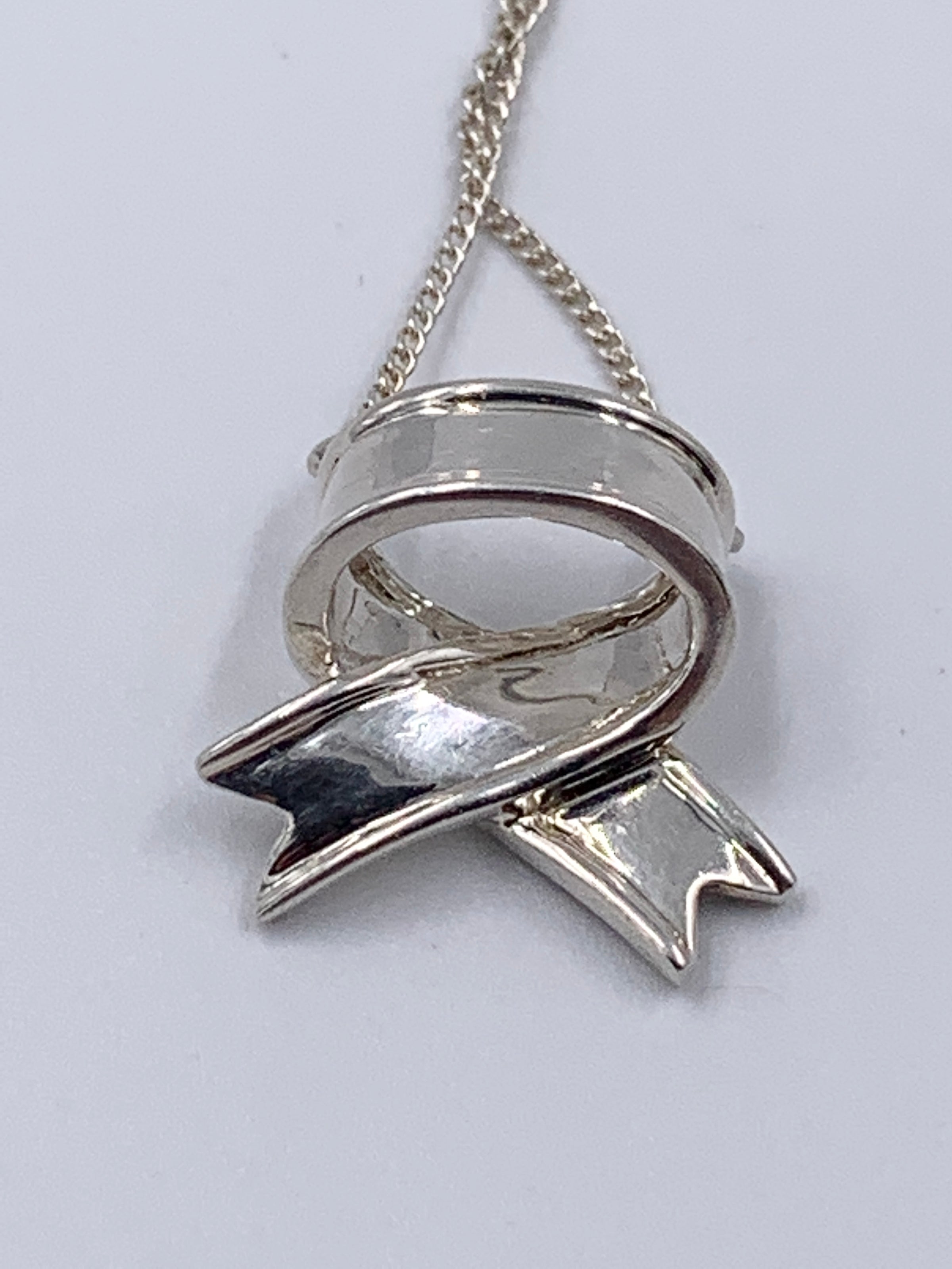 Near MINT Tiffany & Co.Bow mini Ribbon Necklace Pendant Silver 925 No Box