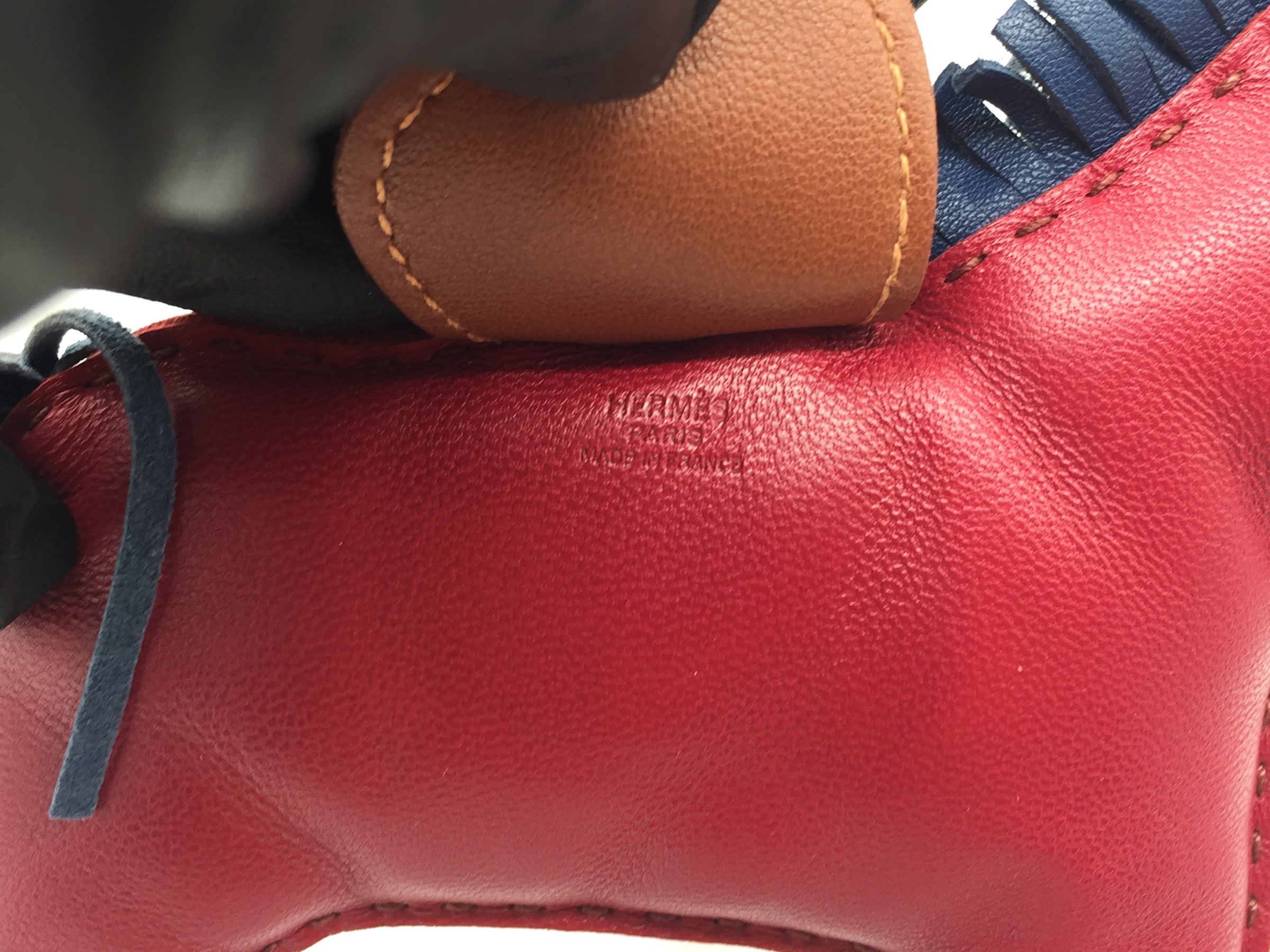 Preloved Hermes Red Leather Harnais Shoulder Bag AP1009CW 071423 –  KimmieBBags LLC